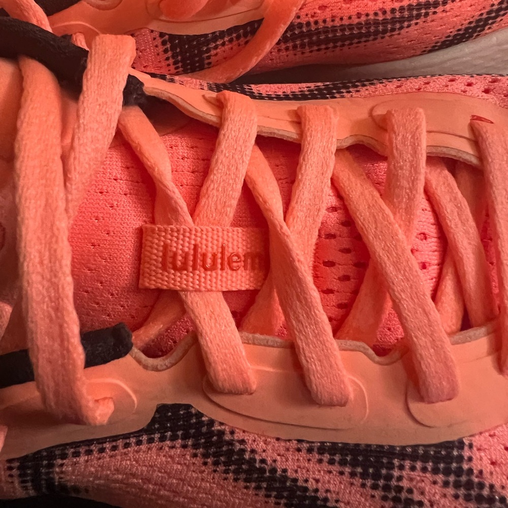 lululemon Beyondfeel running shoes - Picture 12 of 16